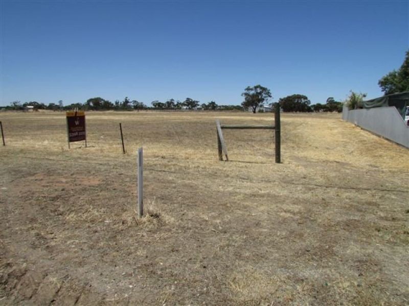 23 & 24 Clifford Street, Warracknabeal VIC 3393