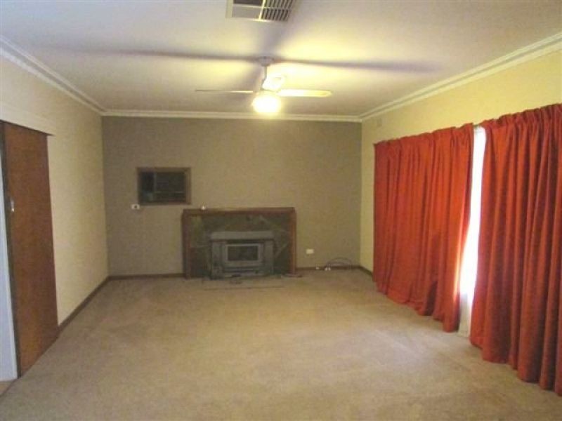 19 Kokoda Avenue, Warracknabeal VIC 3393