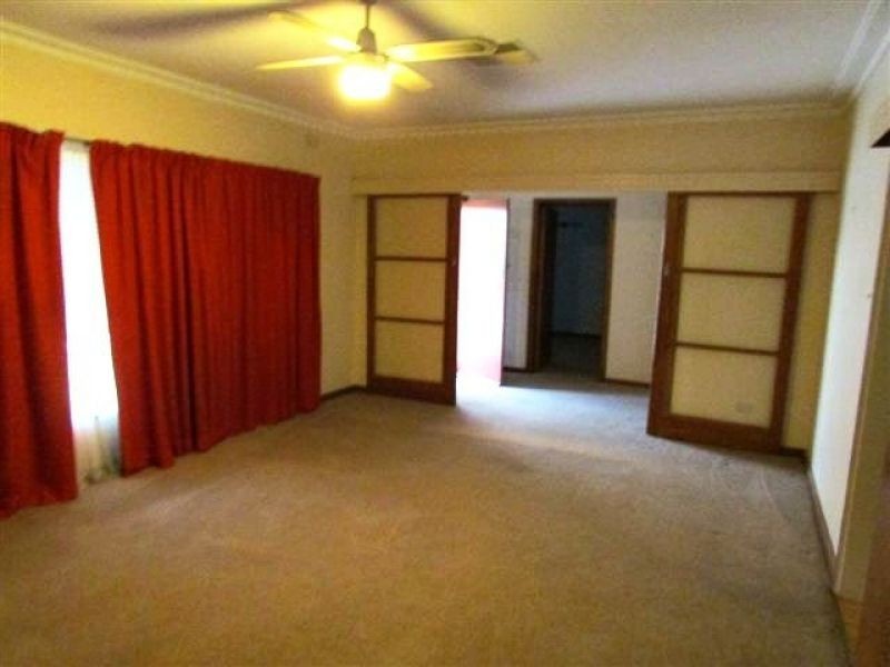 19 Kokoda Avenue, Warracknabeal VIC 3393