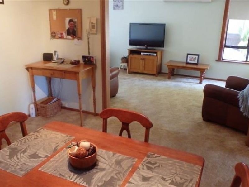 2 Symes Avenue, Warracknabeal VIC 3393