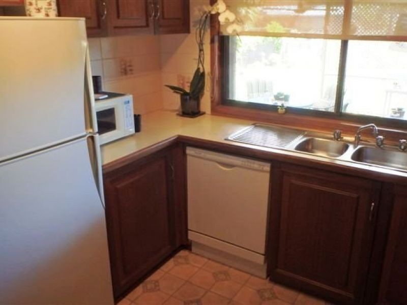 2 Symes Avenue, Warracknabeal VIC 3393