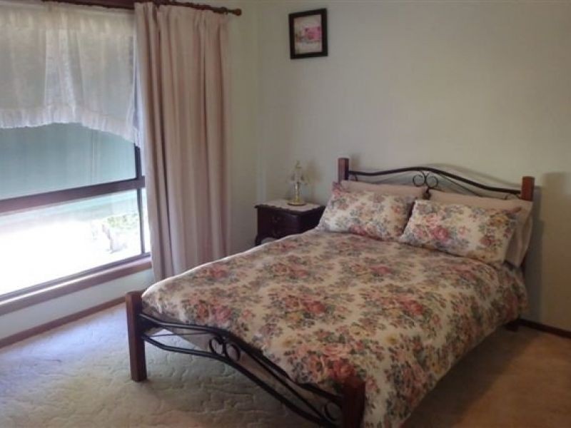 2 Symes Avenue, Warracknabeal VIC 3393