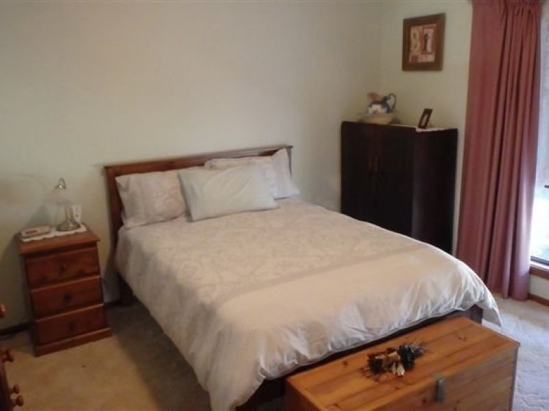 2 Symes Avenue, Warracknabeal VIC 3393