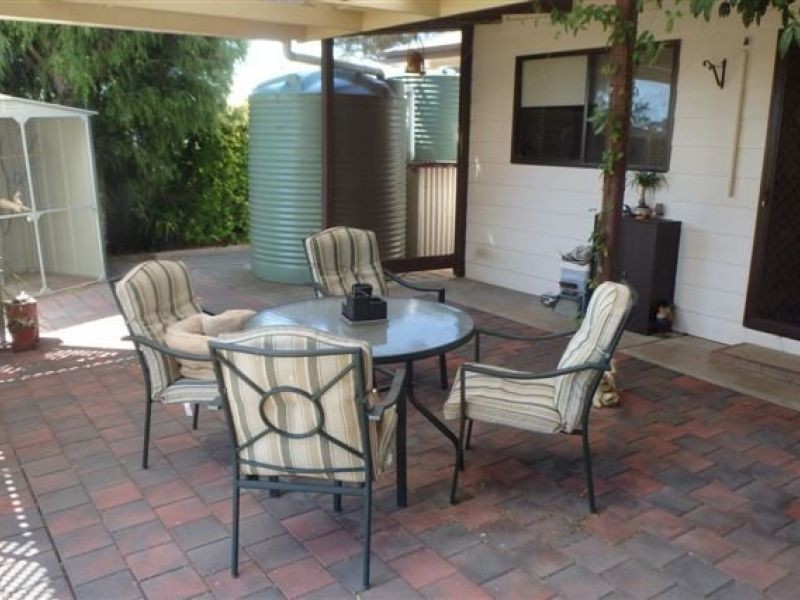 2 Symes Avenue, Warracknabeal VIC 3393