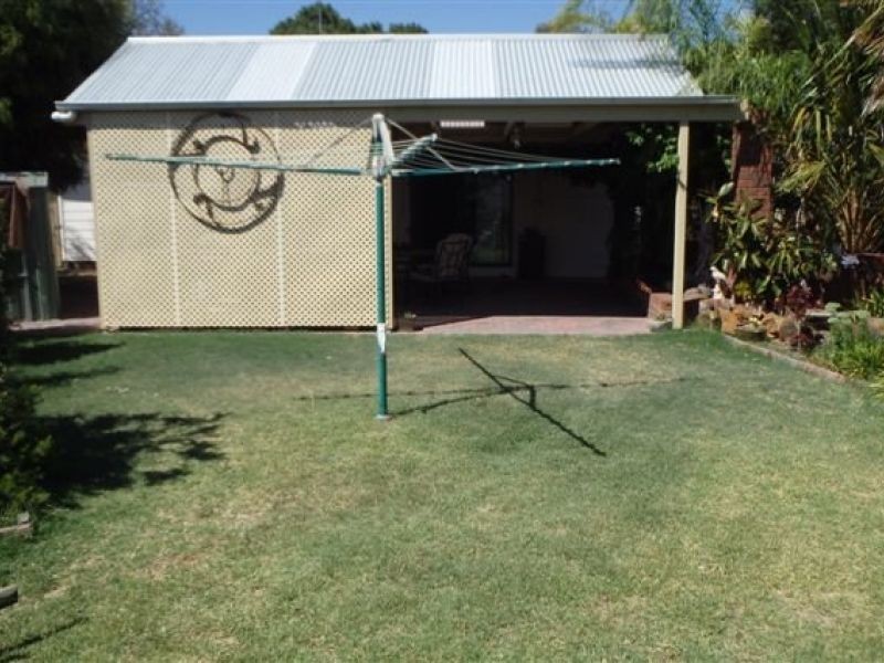 2 Symes Avenue, Warracknabeal VIC 3393