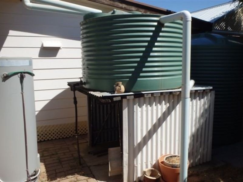 2 Symes Avenue, Warracknabeal VIC 3393