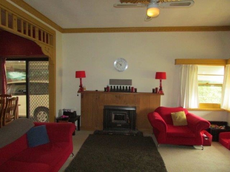 67 Jamouneau Street, Warracknabeal VIC 3393