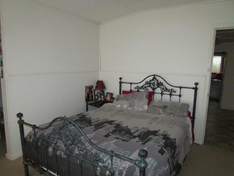 67 Jamouneau Street, Warracknabeal VIC 3393