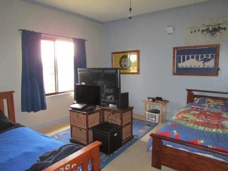 67 Jamouneau Street, Warracknabeal VIC 3393