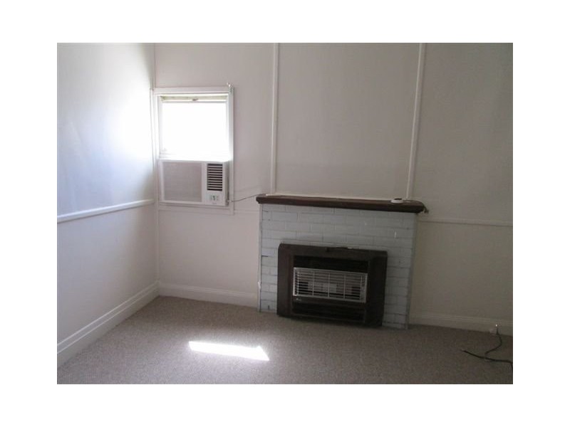 8 Myall Street, Woomelang VIC 3485