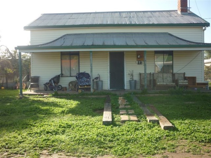 17 Devereux Street, Warracknabeal VIC 3393