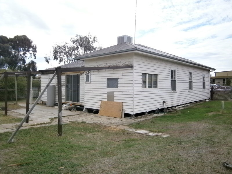 38 Anderson Street, Warracknabeal VIC 3393