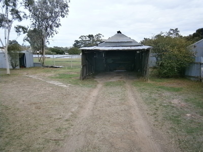 38 Anderson Street, Warracknabeal VIC 3393