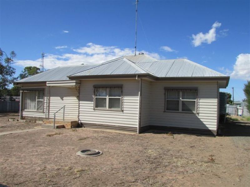 31 Milbourne Street, Warracknabeal VIC 3393
