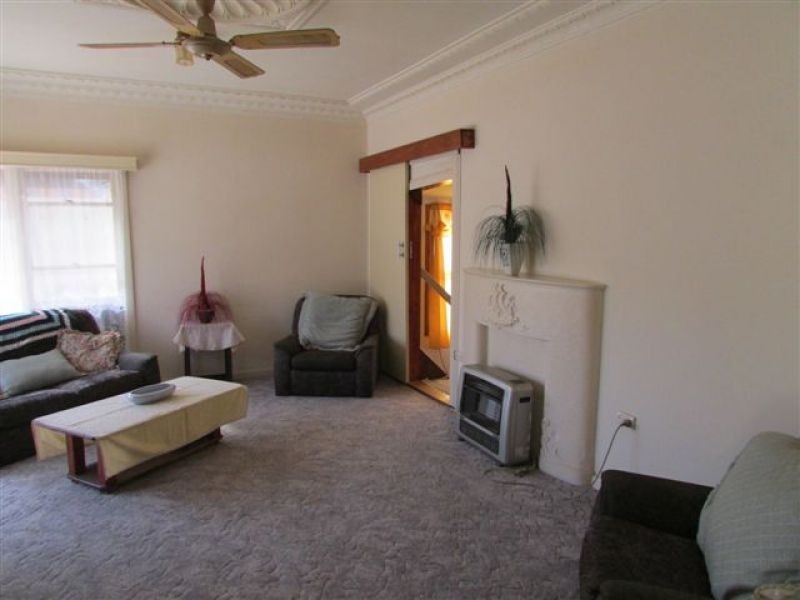 31 Milbourne Street, Warracknabeal VIC 3393