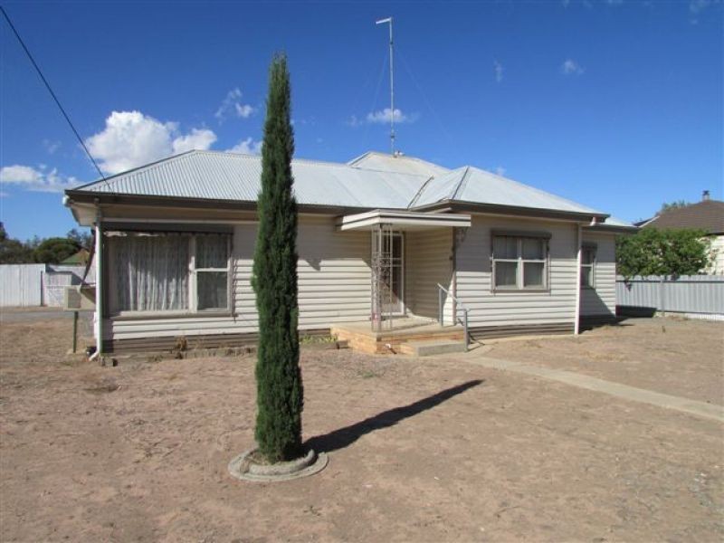 31 Milbourne Street, Warracknabeal VIC 3393