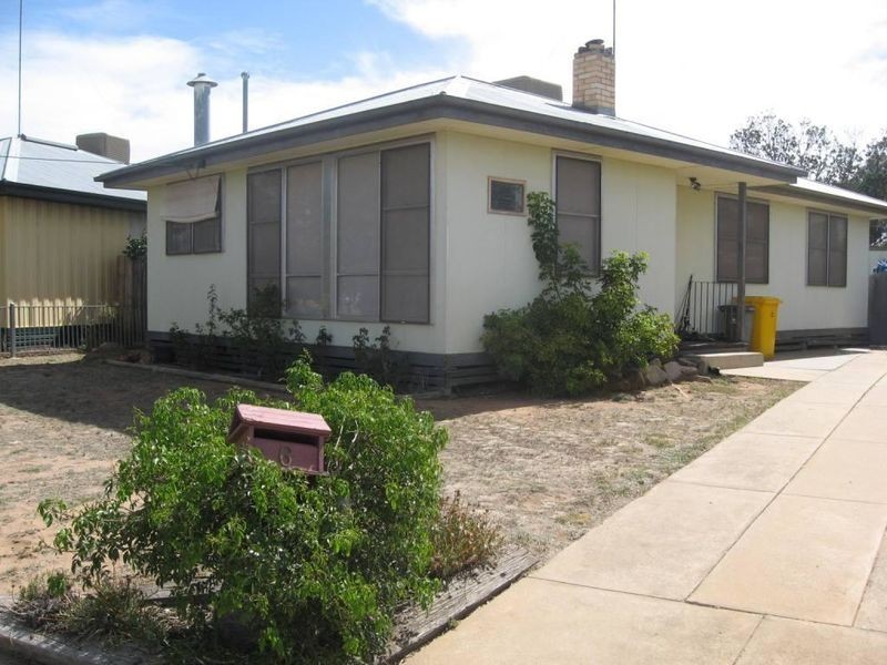 6 Watson Street, Warracknabeal VIC 3393