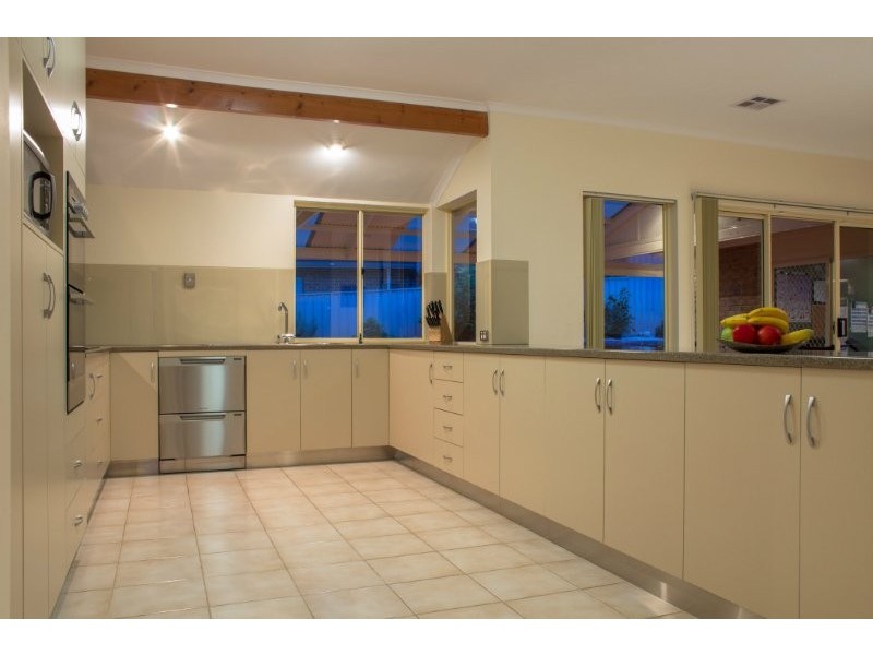 10 River Road, Port Noarlunga SA 5167