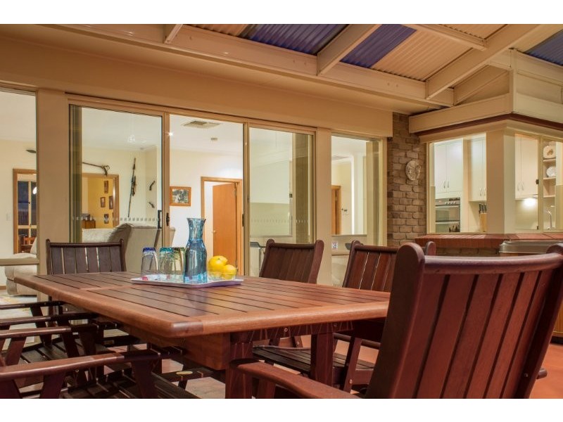 10 River Road, Port Noarlunga SA 5167