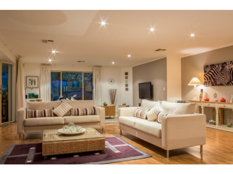 12 Annabelle Drive, Hallett Cove SA 5158