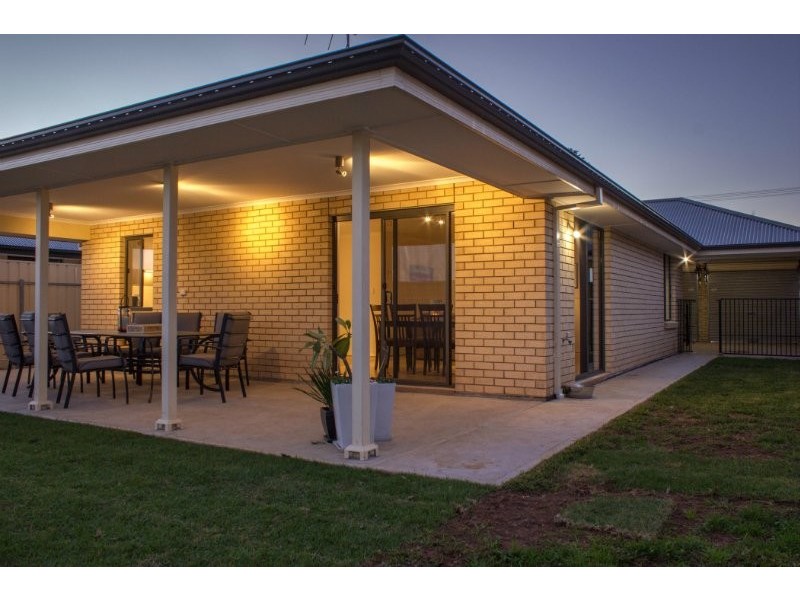 34 Quinn Street, Christie Downs SA 5164