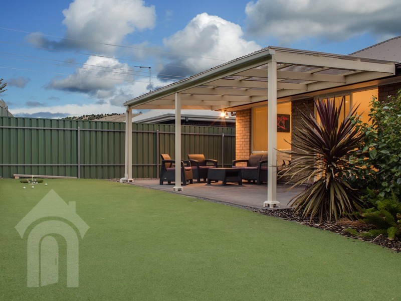 8 Elizabeth Crescent, Hallett Cove SA 5158