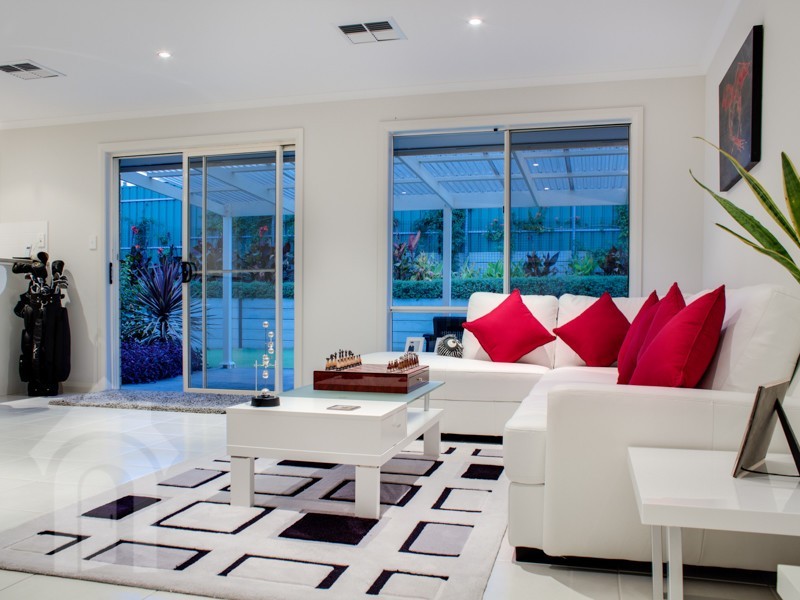 8 Elizabeth Crescent, Hallett Cove SA 5158