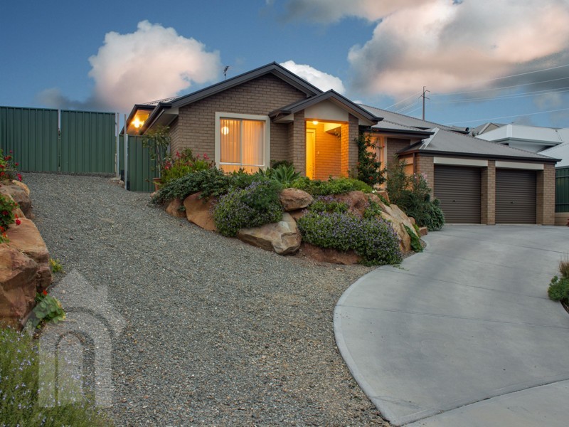 8 Elizabeth Crescent, Hallett Cove SA 5158