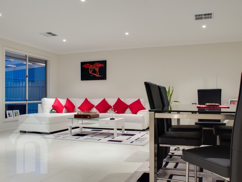 8 Elizabeth Crescent, Hallett Cove SA 5158