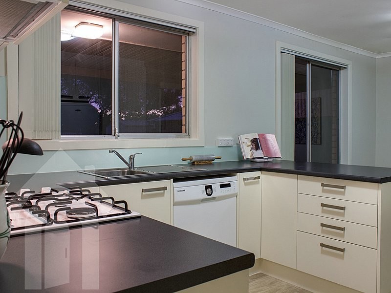 30 Glenhelen Road, Morphett Vale SA 5162