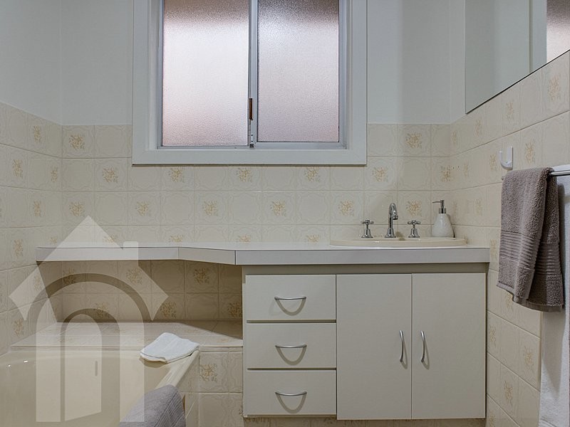 30 Glenhelen Road, Morphett Vale SA 5162