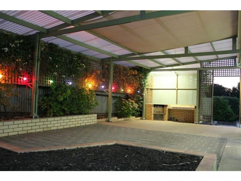 34 Burns Court, Morphett Vale SA 5162