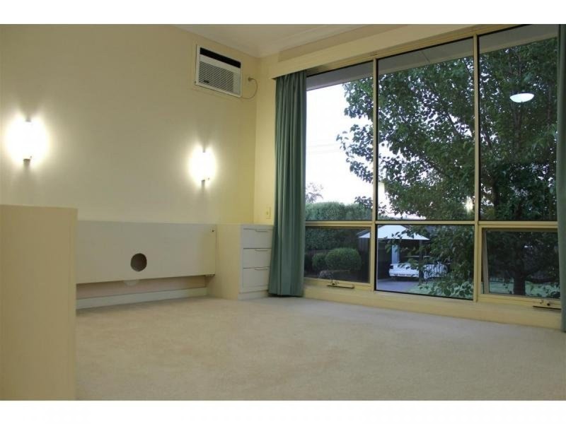 34 Burns Court, Morphett Vale SA 5162