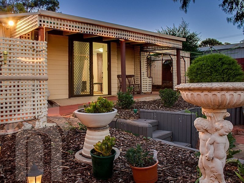 17 Rosemary Terrace, Morphett Vale SA 5162