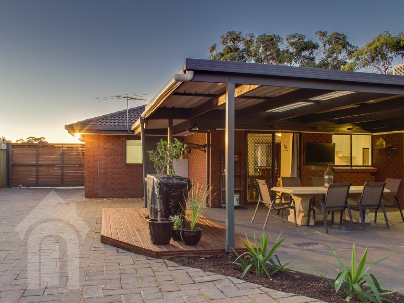 4 Polo Court, Woodcroft SA 5162