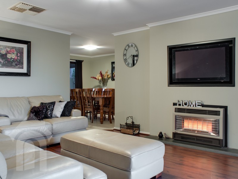 4 Polo Court, Woodcroft SA 5162