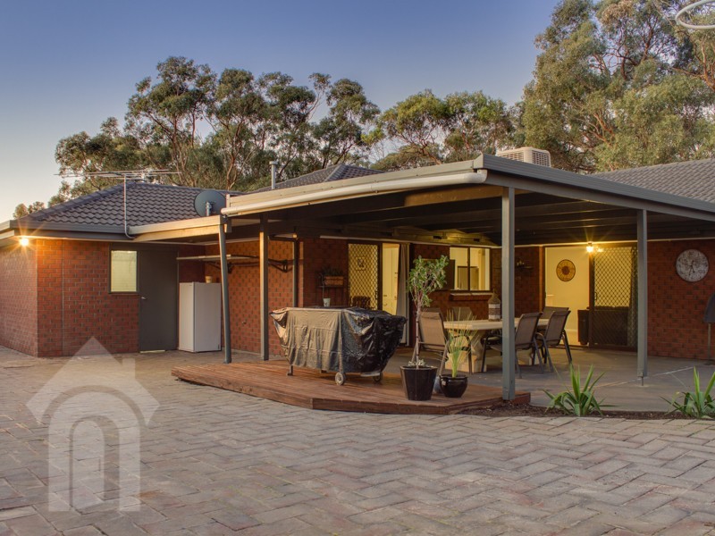 4 Polo Court, Woodcroft SA 5162