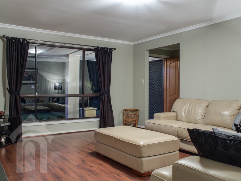 4 Polo Court, Woodcroft SA 5162