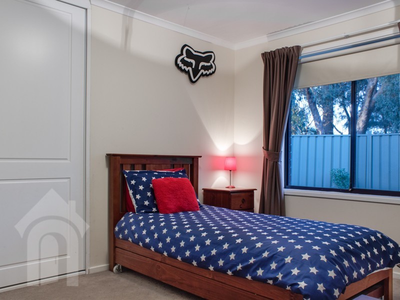 4 Polo Court, Woodcroft SA 5162