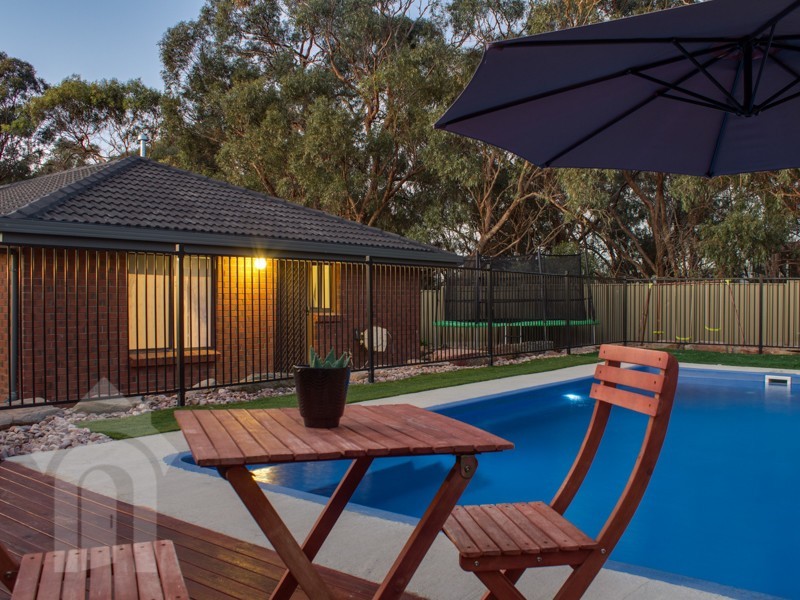 4 Polo Court, Woodcroft SA 5162