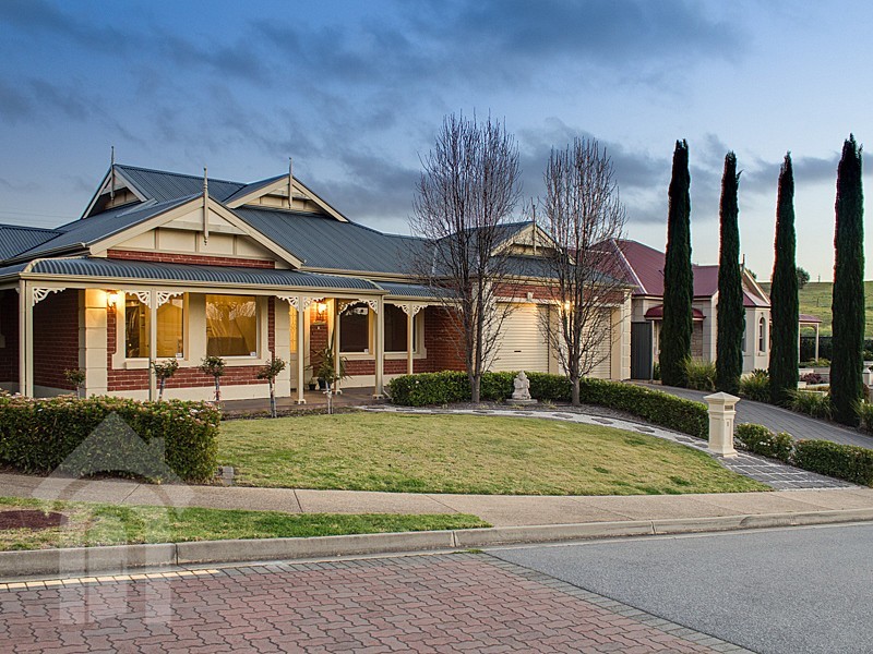 1 Longleaf Court, Flagstaff Hill SA 5159