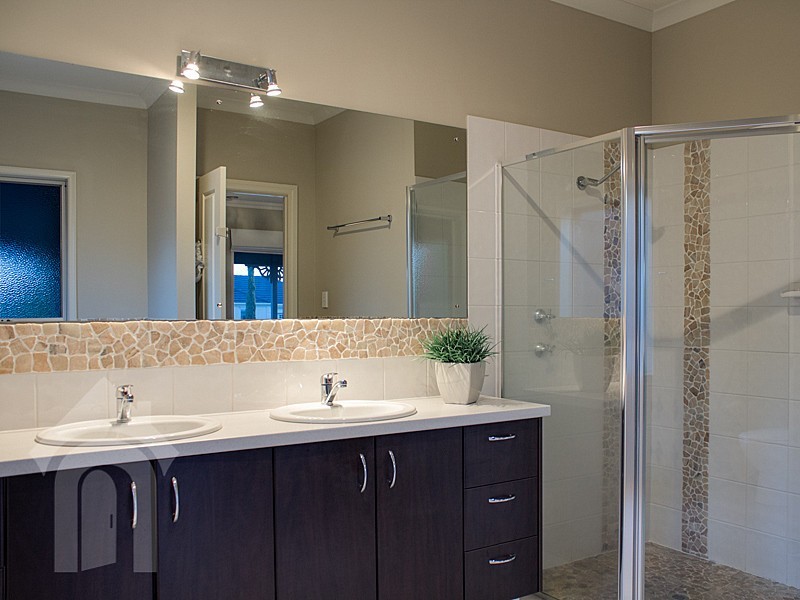 1 Longleaf Court, Flagstaff Hill SA 5159