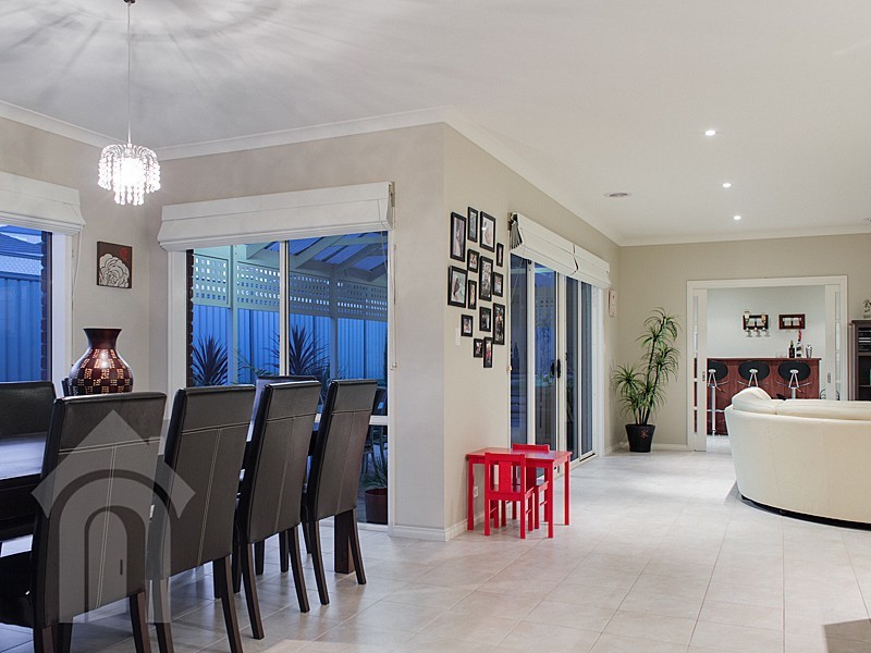 1 Longleaf Court, Flagstaff Hill SA 5159