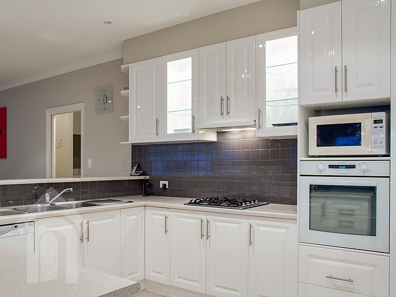 1 Longleaf Court, Flagstaff Hill SA 5159