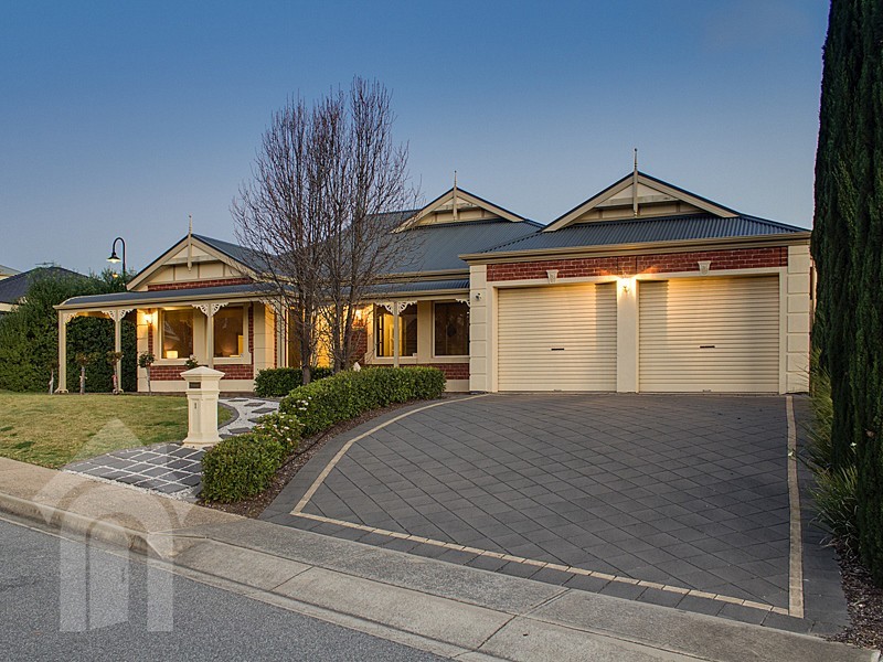 1 Longleaf Court, Flagstaff Hill SA 5159
