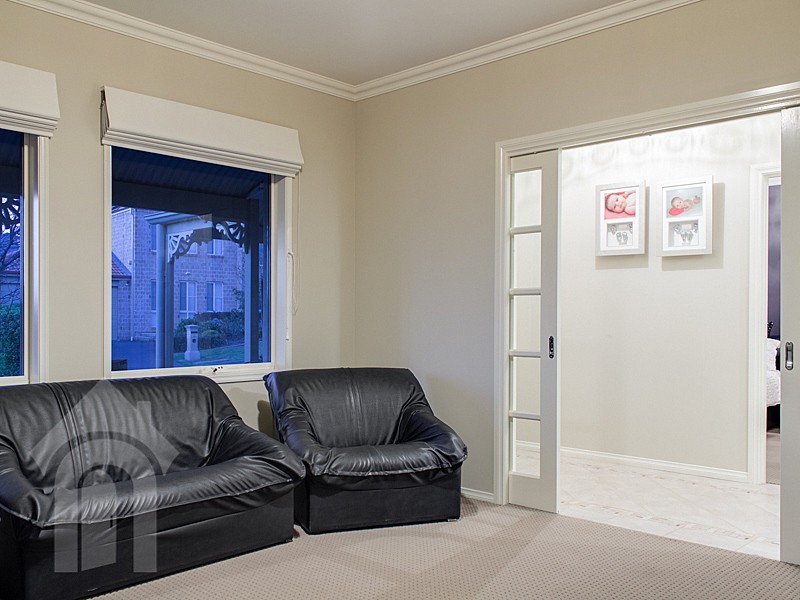 1 Longleaf Court, Flagstaff Hill SA 5159