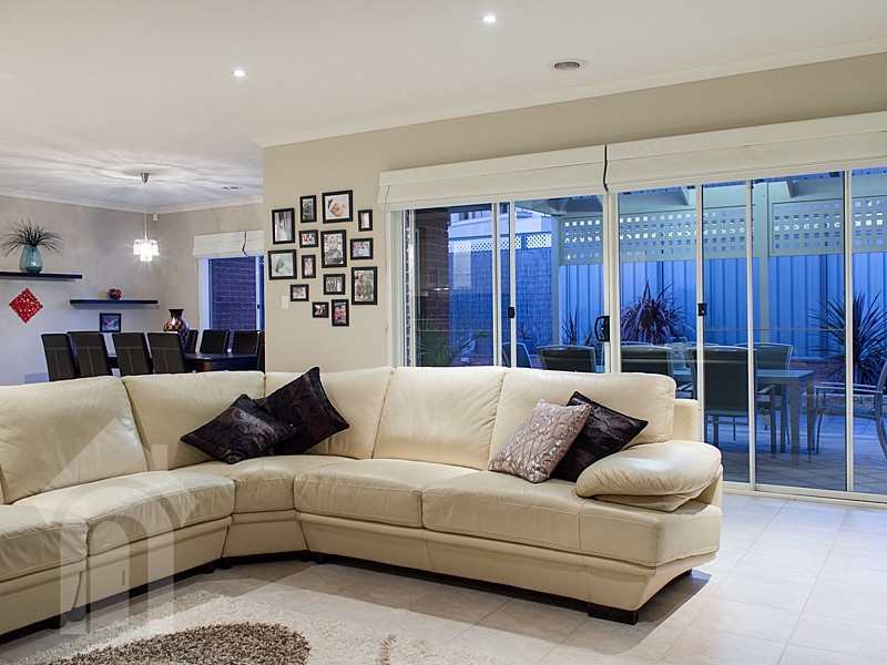 1 Longleaf Court, Flagstaff Hill SA 5159