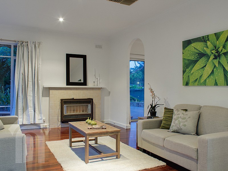 11 Bishops Hill Road, Happy Valley SA 5159