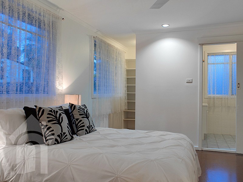 11 Bishops Hill Road, Happy Valley SA 5159