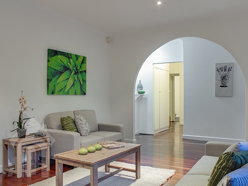 11 Bishops Hill Road, Happy Valley SA 5159